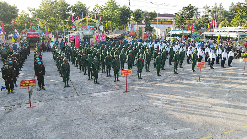 >Đưa đảng viên nhập ngũ góp phần xây dựng lực lượng vũ trang vững mạnh